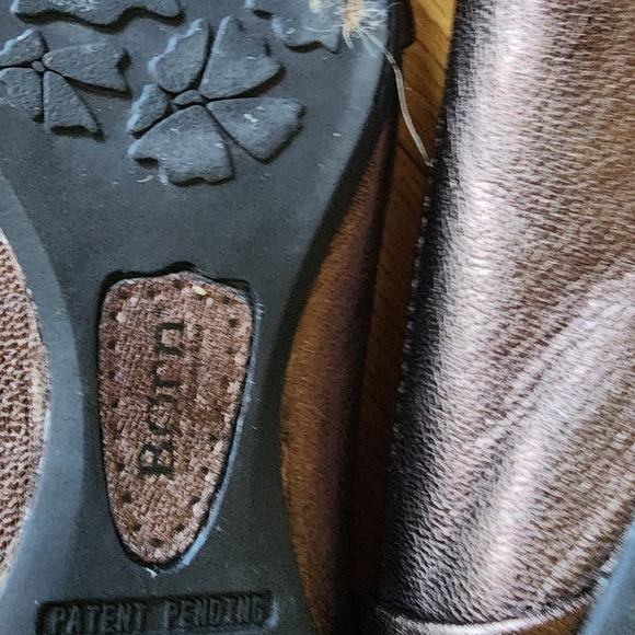 Born Lilly Ballet Flats Size 8 Bronze Slip Ons Leather Casual Office - Picture 2 of 6